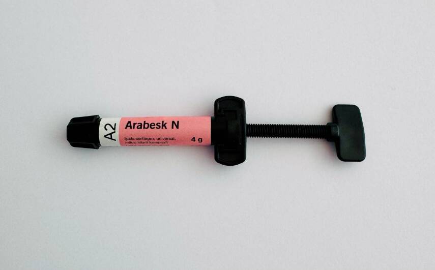 Arabesk N Kompozit Dolgu Tek Tüp 4gr. - 3